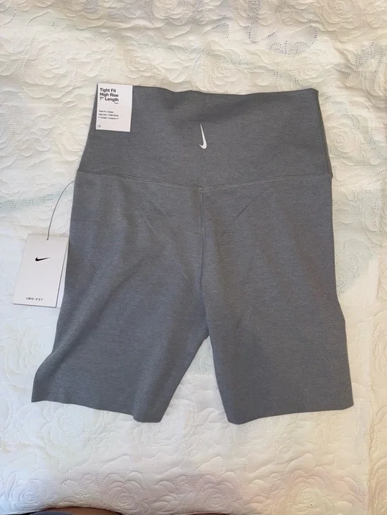 Nike Women's Gray High-Waist Bike Shorts - Picture 3 of 7